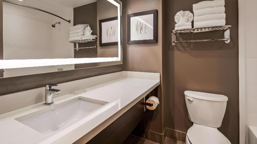 Best Western Plus Executive Inn Toronto Exterior foto