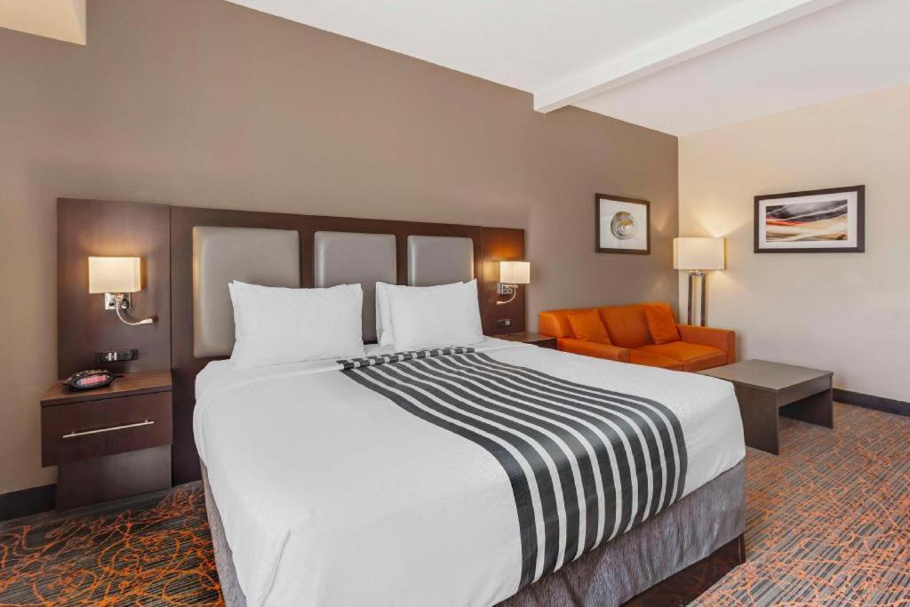 Best Western Plus Executive Inn Toronto Exterior foto